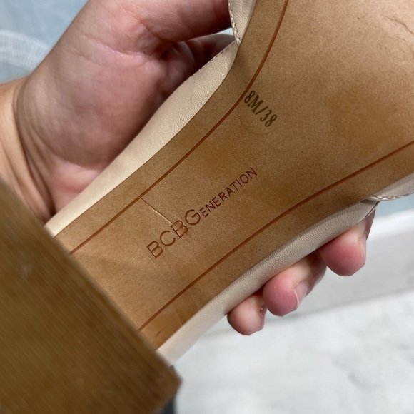 BCBGeneration Cream Pumps Block Heel Size 8M GUC - Picture 5 of 5